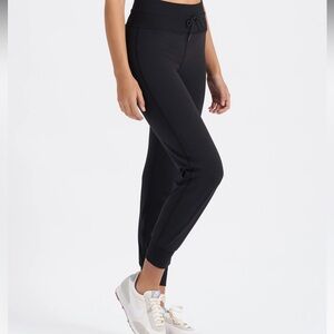 Women’s Vuori Daily Joggers